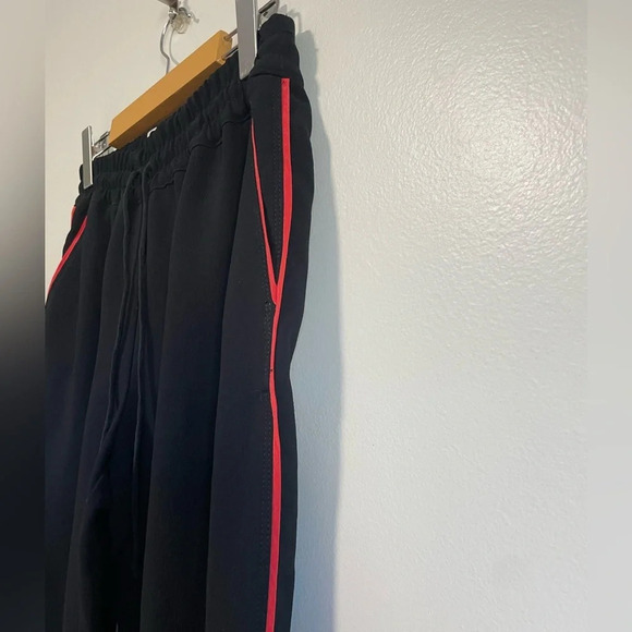 Aritzia  Wilfred Buffon Black Jogger Pants With Side Red Stripes - XS - Picture 5 of 9